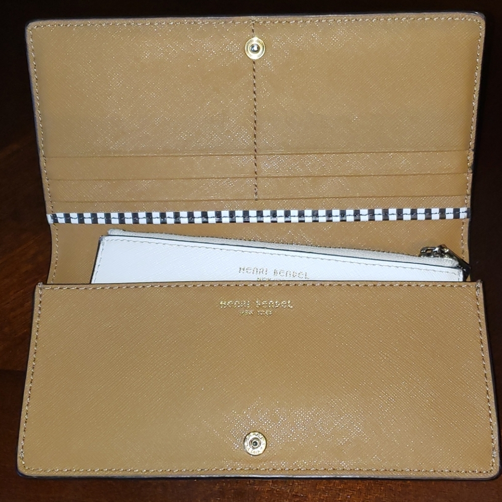 Henri Bendel kangaroo wallet